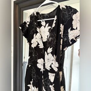 Lulu’s B&W floral romper